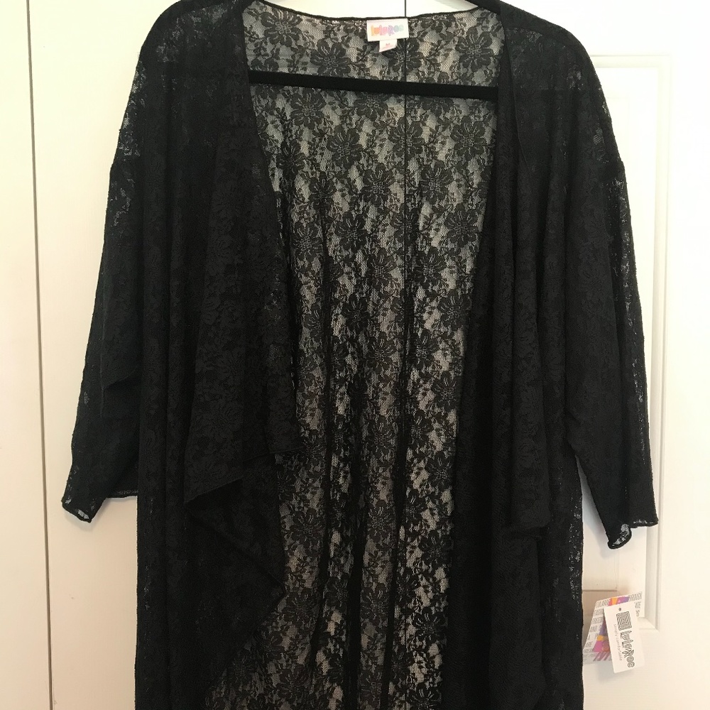 LuLaRoe black lace Shirley kimono